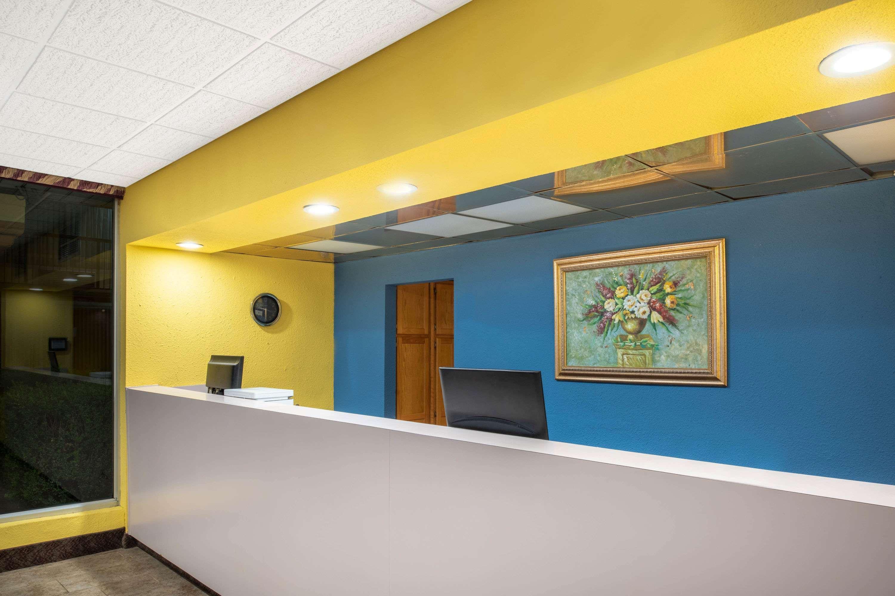 Days Inn By Wyndham Salem, Il Екстериор снимка