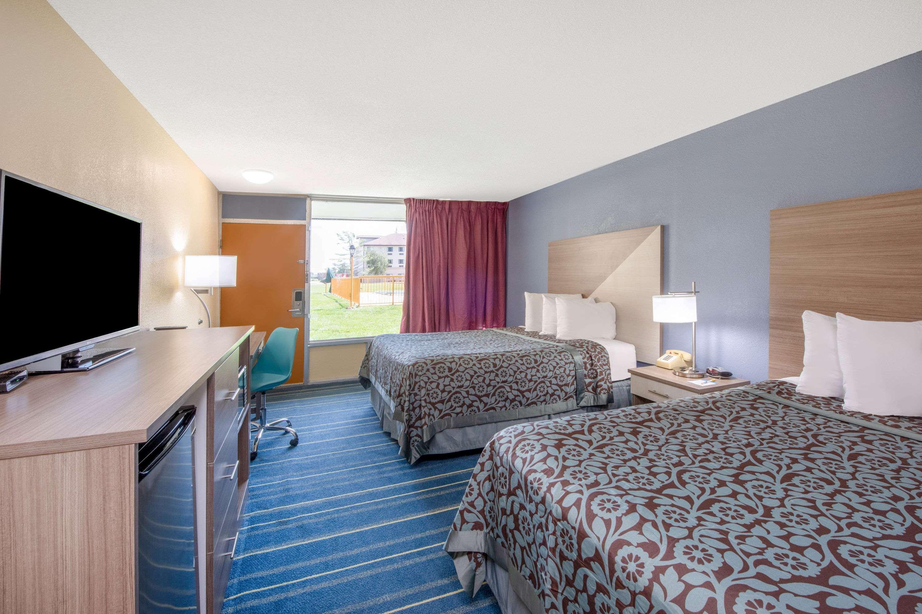 Days Inn By Wyndham Salem, Il Екстериор снимка