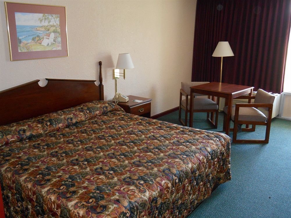 Days Inn By Wyndham Salem, Il Екстериор снимка
