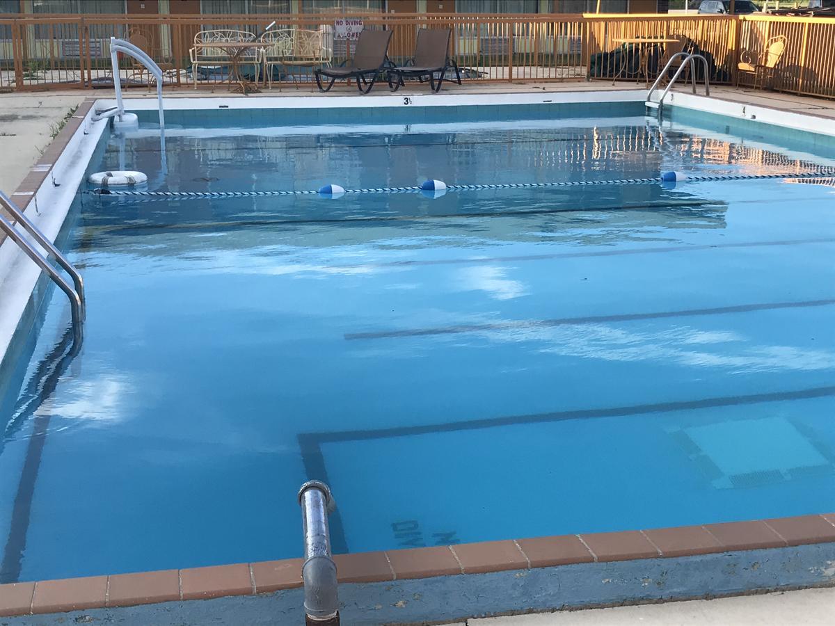 Days Inn By Wyndham Salem, Il Екстериор снимка
